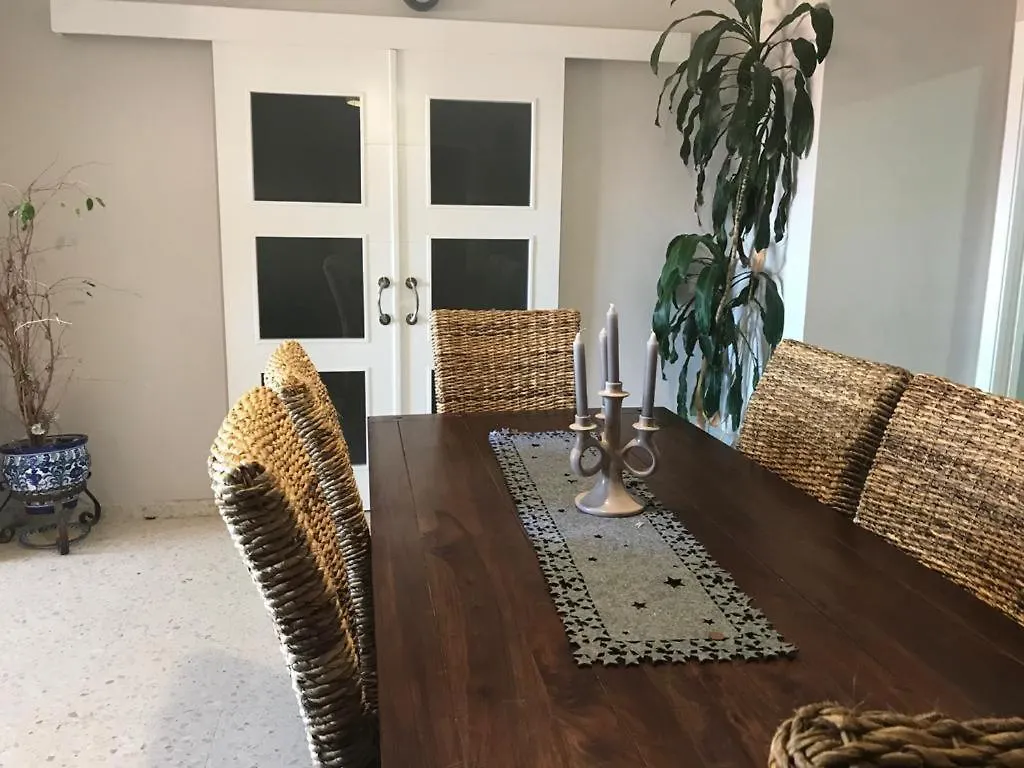 Apartamento Luminoso In Front Waikiki Beach Apartment Tarifa 0*,  Spain